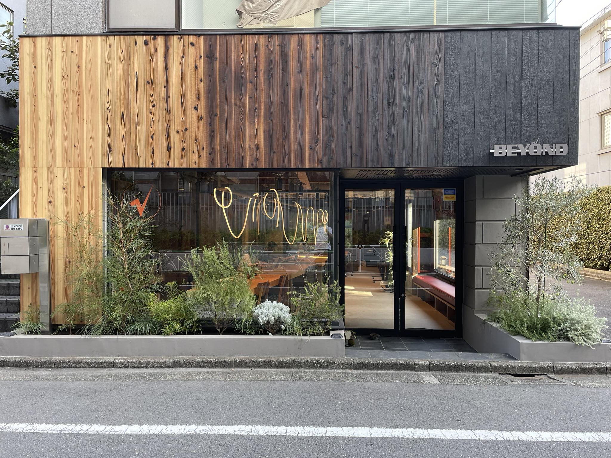 ★植栽まで完成〜！！かっこよい！